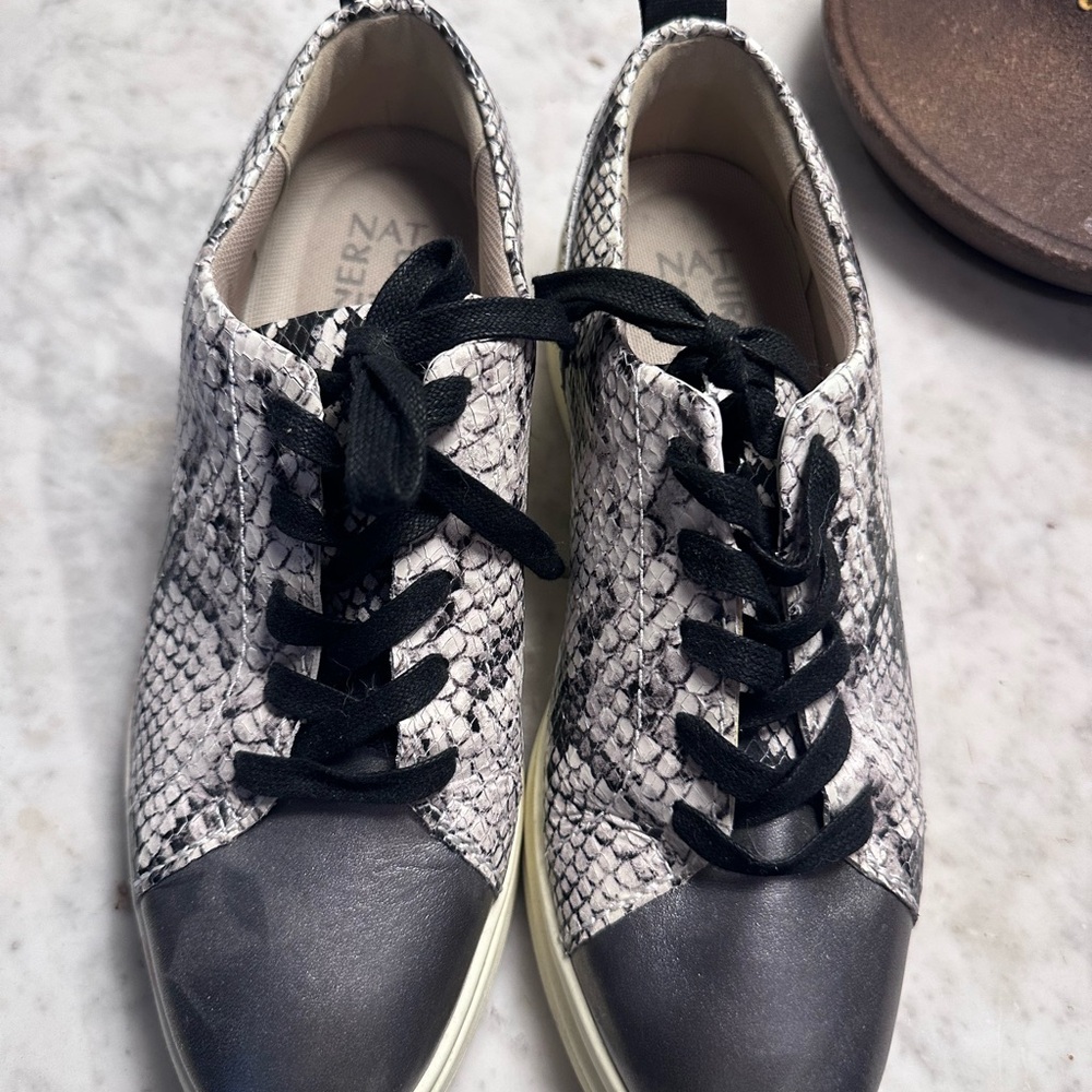 Naturalizer Black and Gray Women's Shoes